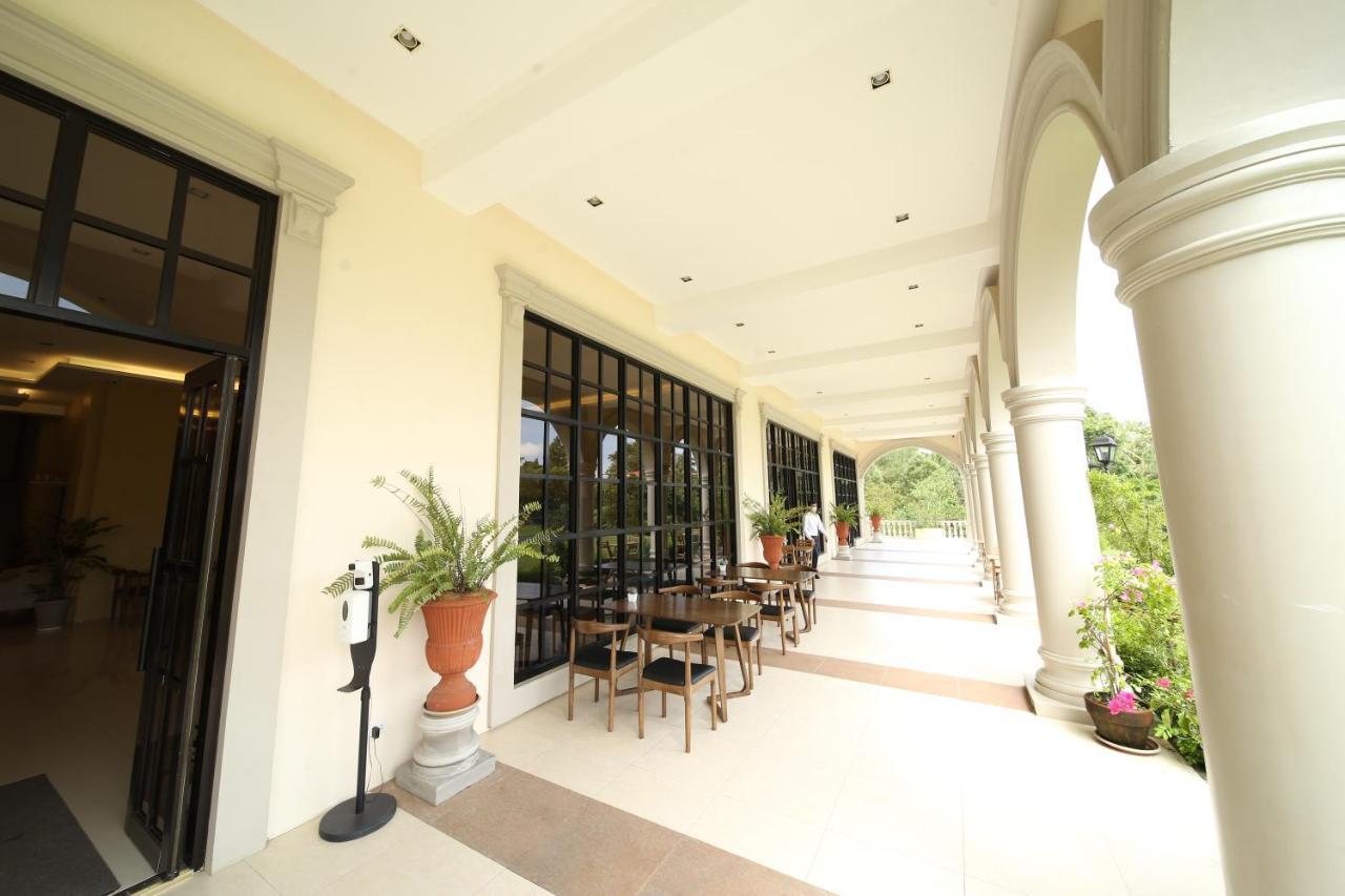 Via Appia Tagaytay Hotel Tagaytay City ภายนอก รูปภาพ