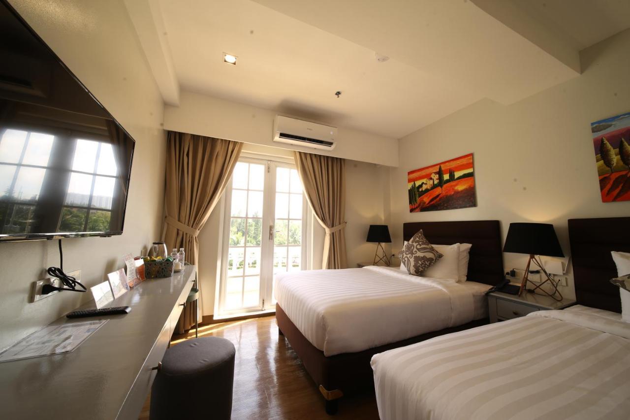 Via Appia Tagaytay Hotel Tagaytay City ภายนอก รูปภาพ