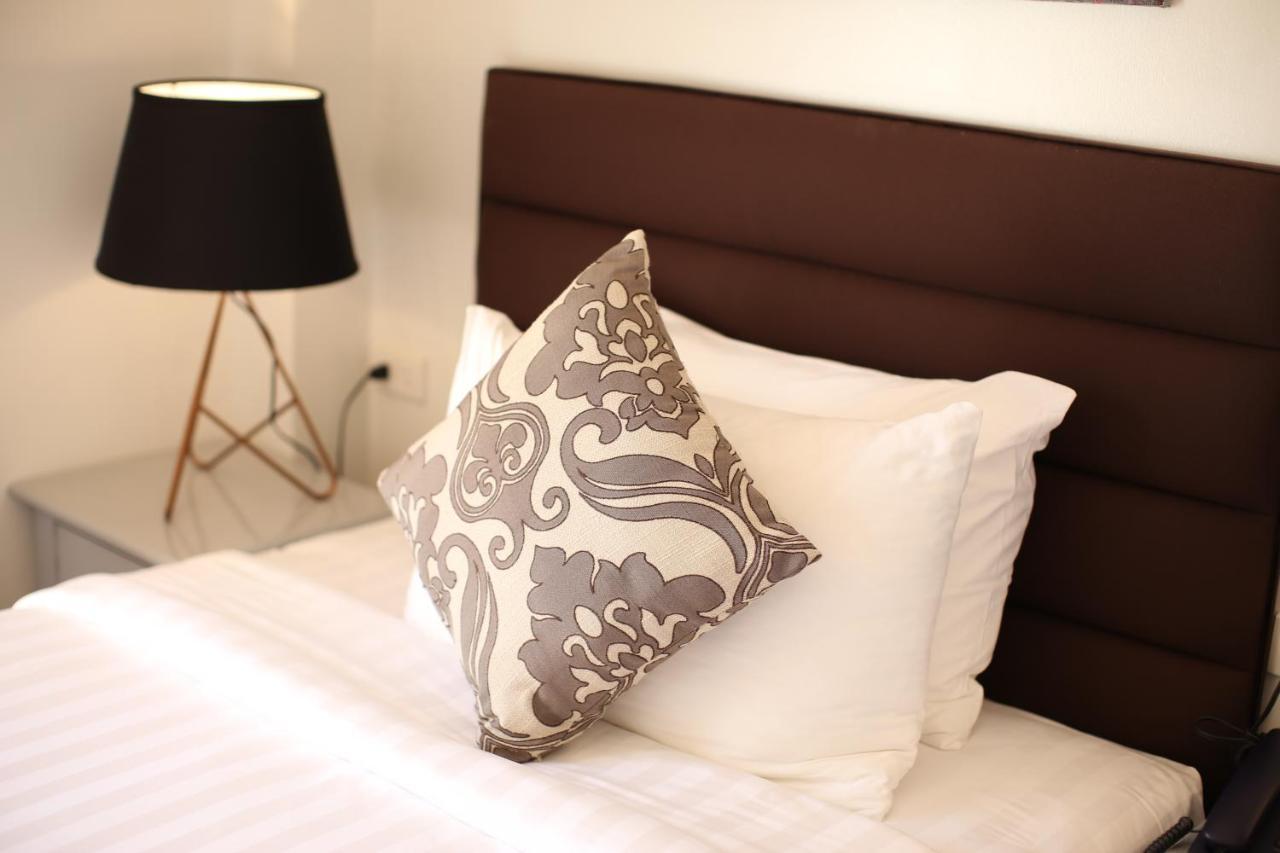 Via Appia Tagaytay Hotel Tagaytay City ภายนอก รูปภาพ