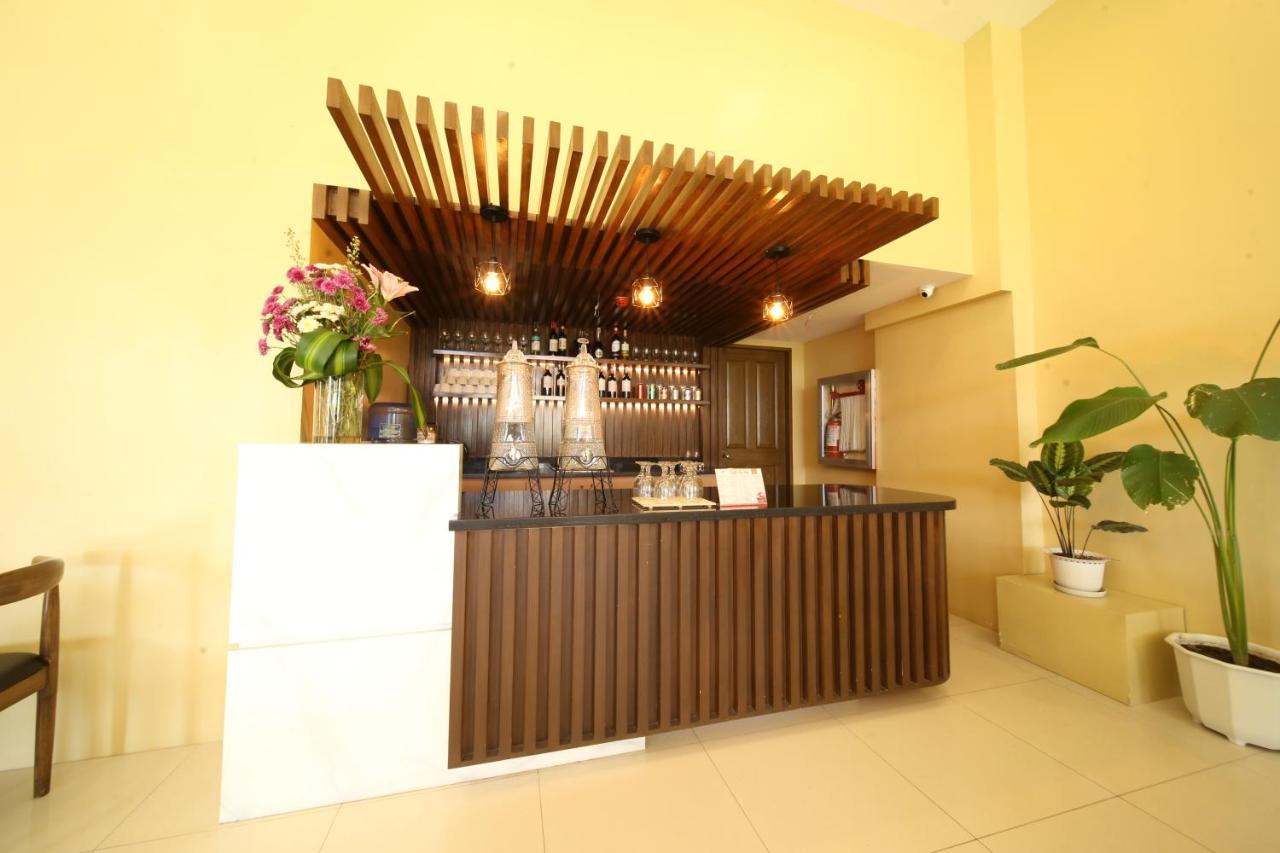 Via Appia Tagaytay Hotel Tagaytay City ภายนอก รูปภาพ