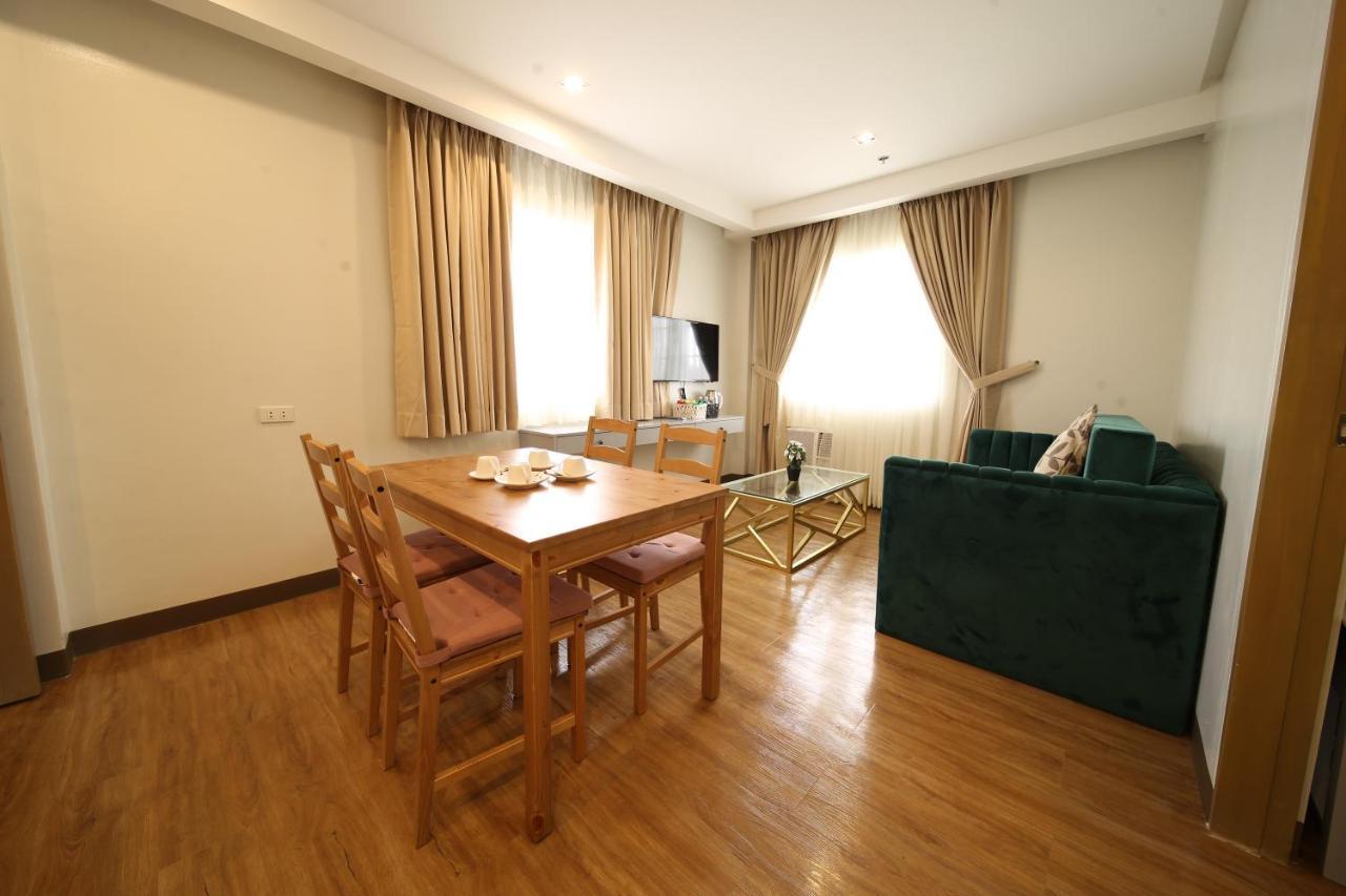 Via Appia Tagaytay Hotel Tagaytay City ภายนอก รูปภาพ