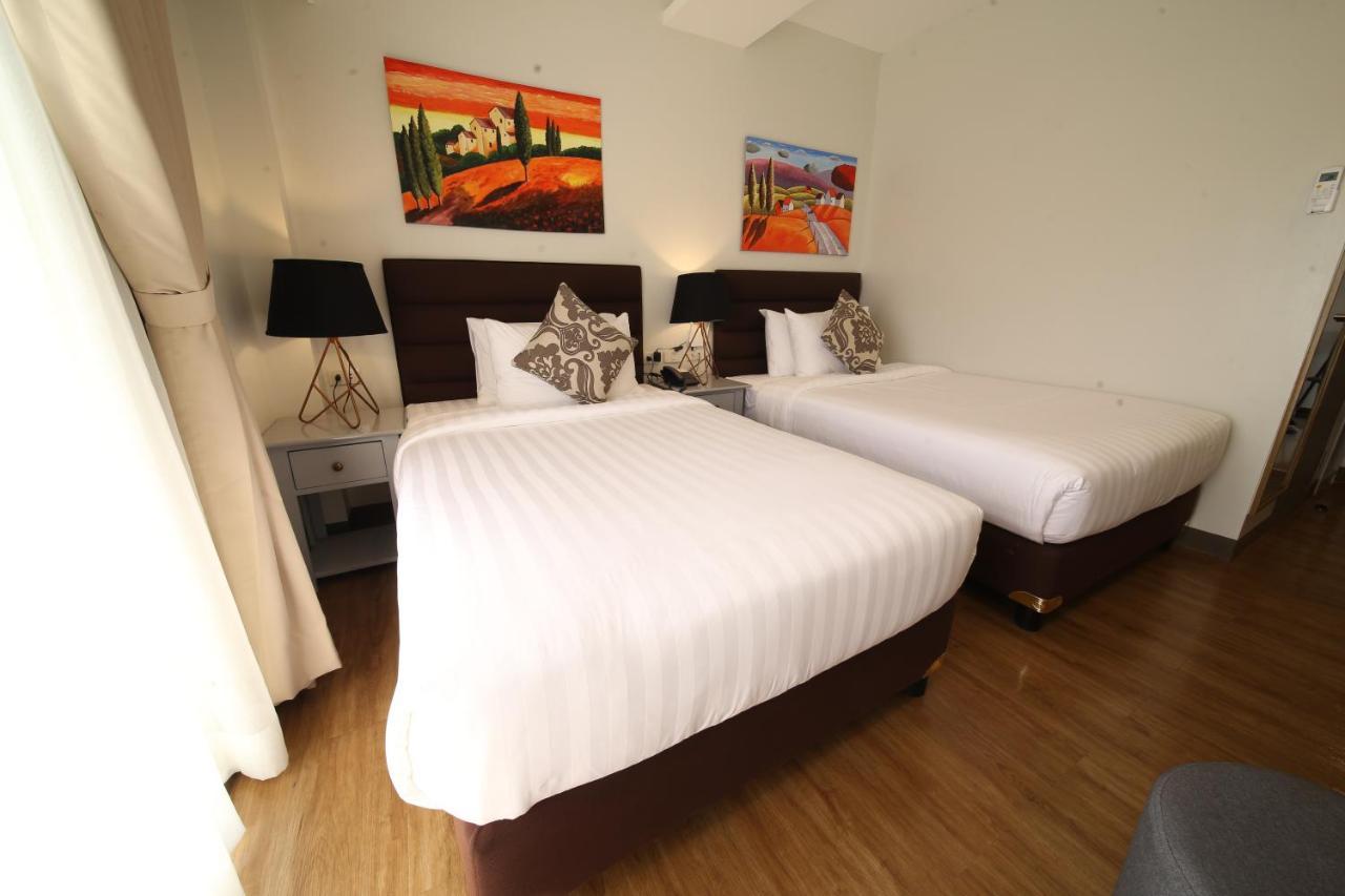 Via Appia Tagaytay Hotel Tagaytay City ภายนอก รูปภาพ