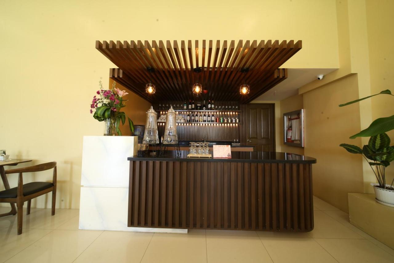 Via Appia Tagaytay Hotel Tagaytay City ภายนอก รูปภาพ